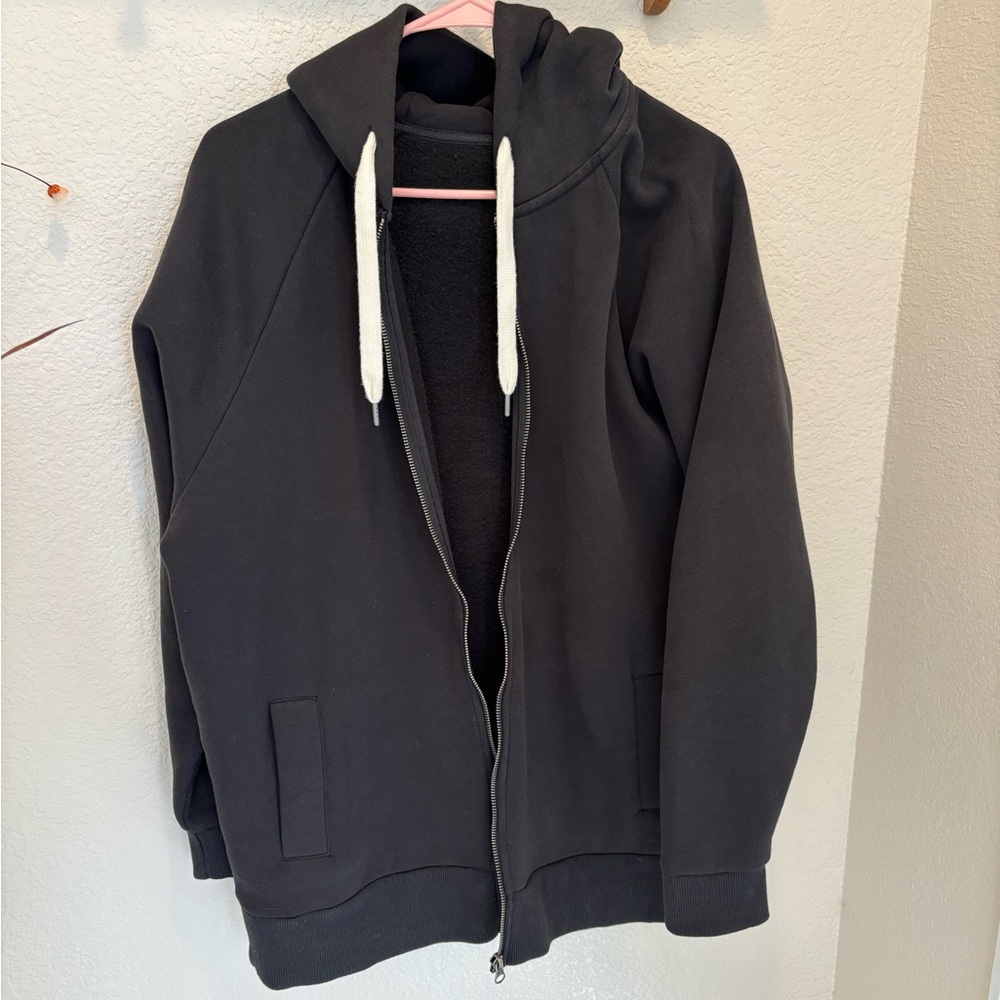 Vuori Women’s oversized Restore full zip hoodie